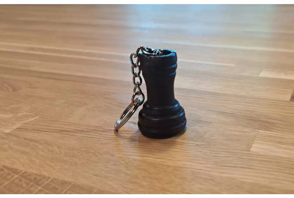 Brelok czarna wieża